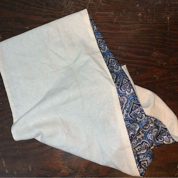 Enzo Mantovani Silk/ Cashmere Scarf - Picture 4 of 5